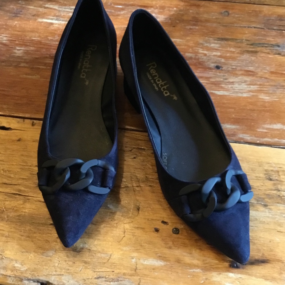 NWOT Renatta Navy Suede Pointed Toe Flats with Chain Detail